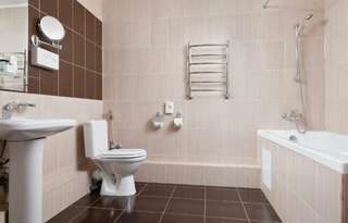 Гостиница Казахстан Ессентуки Люкс трехкомнатный-4